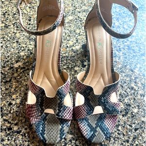 Stunning, brand New, never worn size 8.5 Andrew Geller sandals.